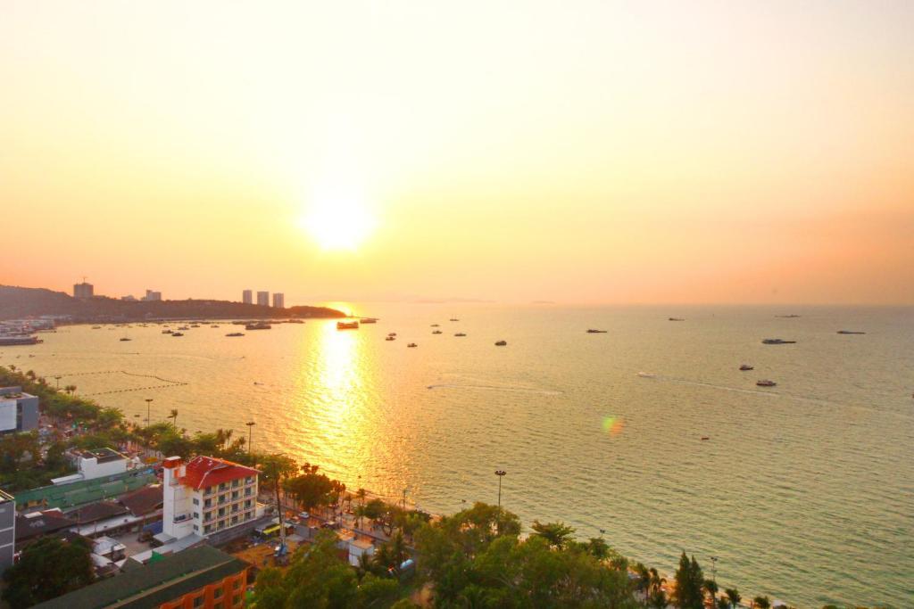 View Talay 6 Pattaya Beach Apartment By Honey Luaran gambar