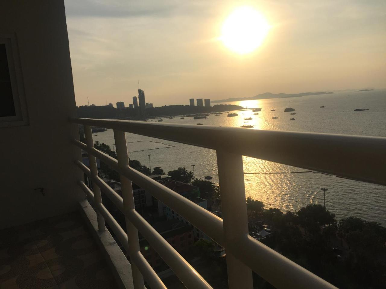 View Talay 6 Pattaya Beach Apartment By Honey Luaran gambar